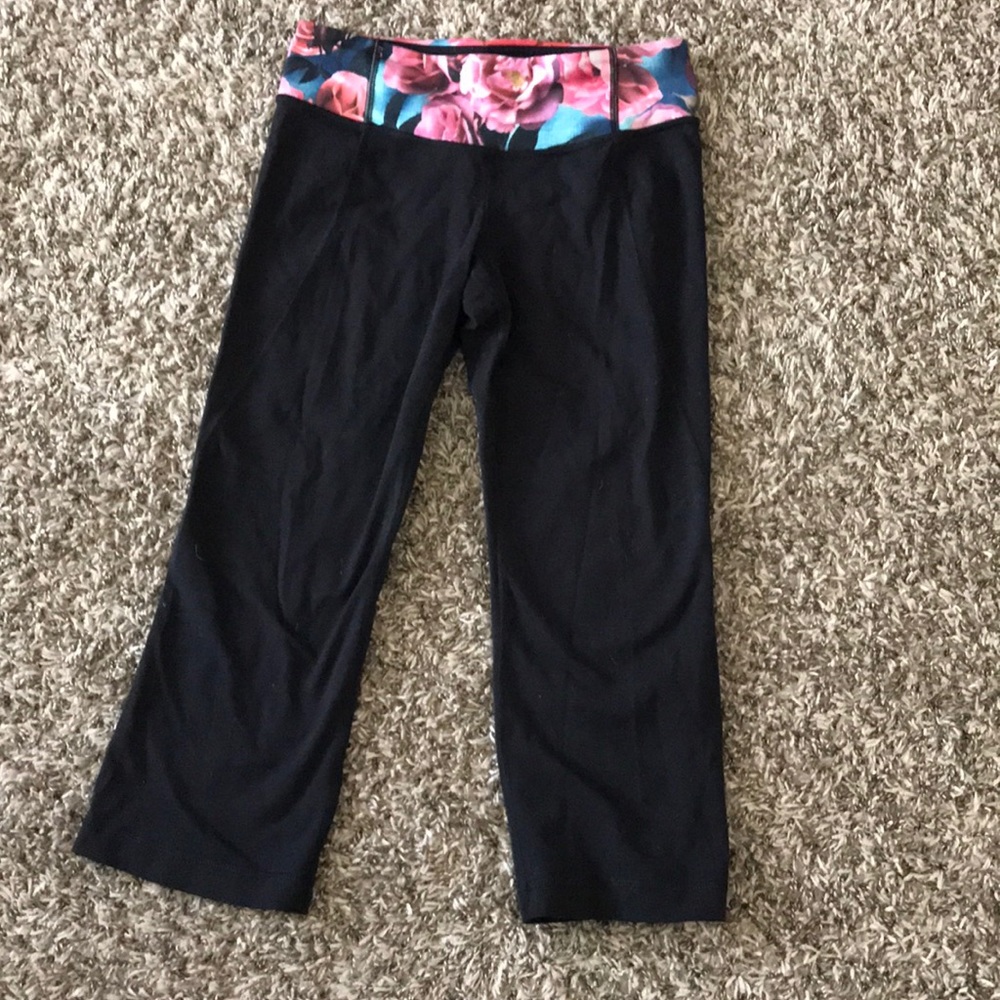 Lululemon secret garden crop